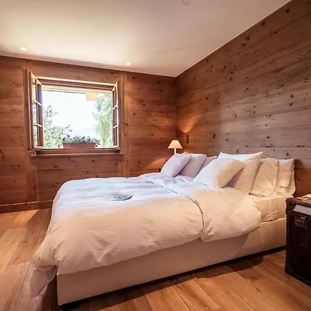 شاليه Chalet With Stunning Mountain Views In *