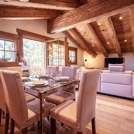 شاليه Chalet With Stunning Mountain Views In