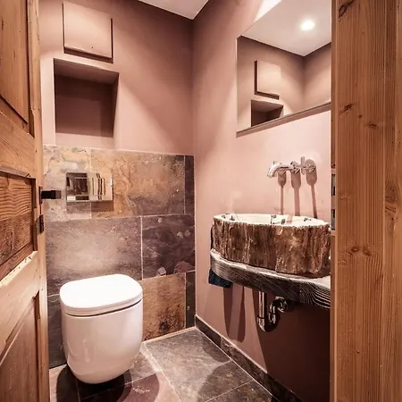 Chalet With Stunning Mountain Views In فيربير