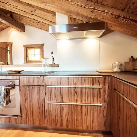 Chalet With Stunning Mountain Views In شاليه فيربير