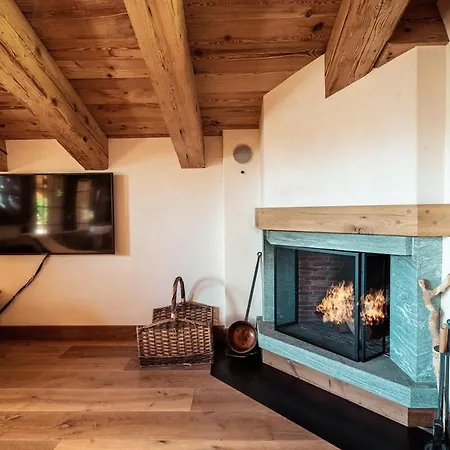 Chalet With Stunning Mountain Views In
