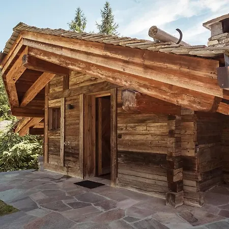 شاليه Chalet With Stunning Mountain Views In