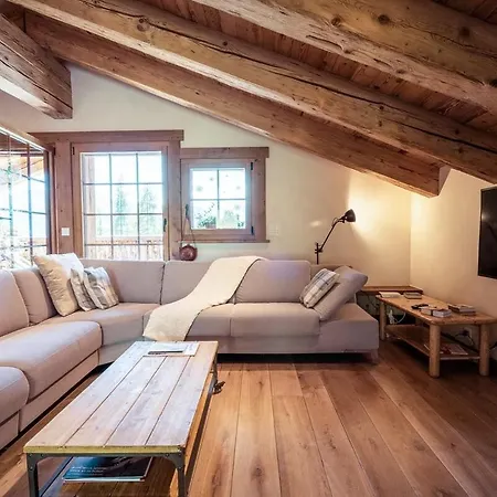Chalet With Stunning Mountain Views In فيربير