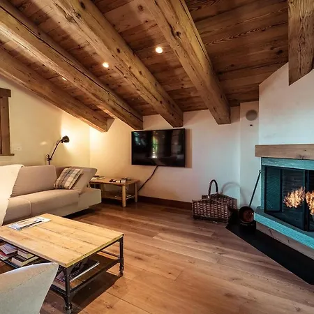Chalet With Stunning Mountain Views In
