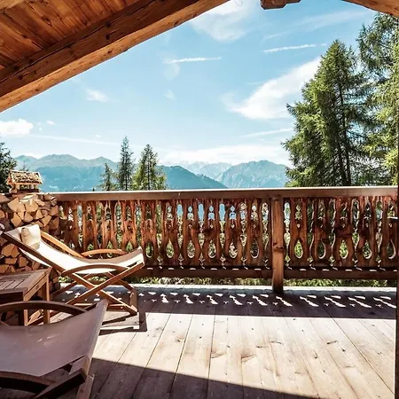 Chalet With Stunning Mountain Views In シャレー *