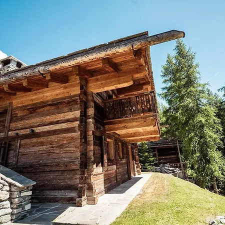 Chalet With Stunning Mountain Views In シャレー