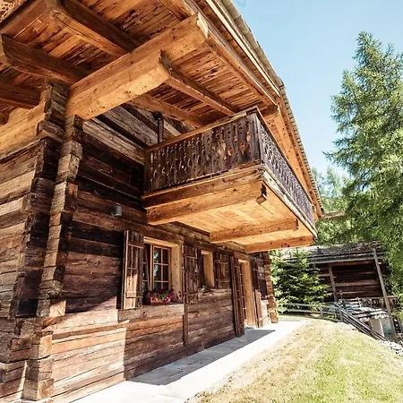 シャレー Chalet With Stunning Mountain Views In *