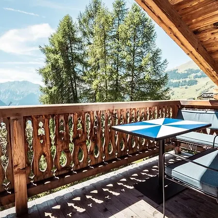 Chalet With Stunning Mountain Views In * ヴェルビエール