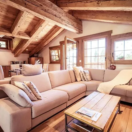 Chalet With Stunning Mountain Views In シャレー
