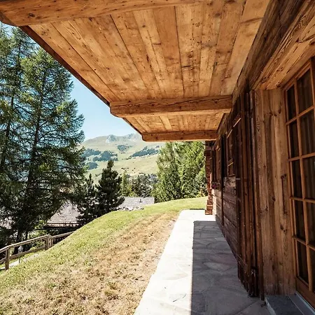 Chalet With Stunning Mountain Views In